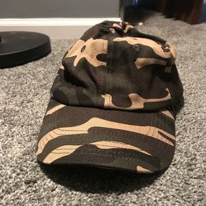 Garage | camo hat